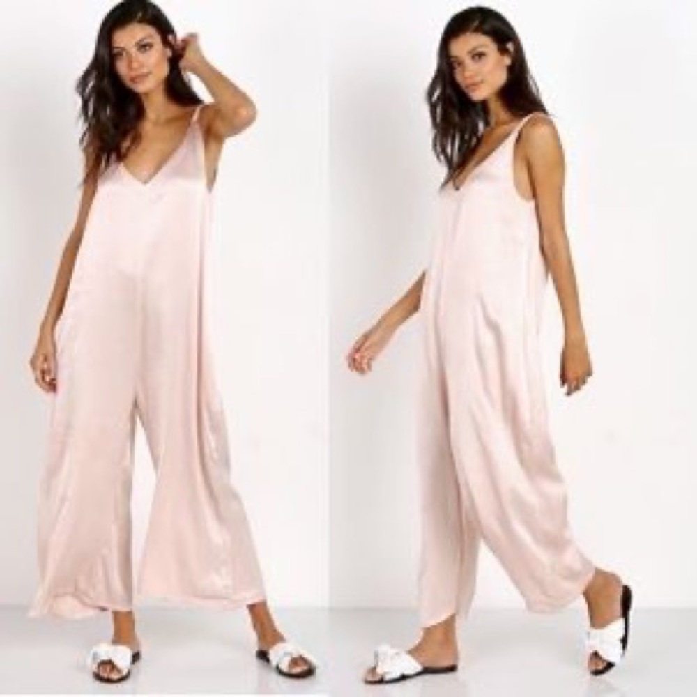 LACAUSA Satin silk Pink Rose Jumpsuit Sz Small - perfect to dress up or down!